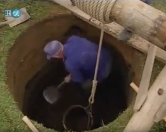 Der Brunnenbauer – eine uralte Technik ist am aussterben